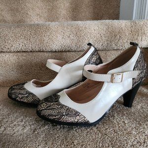 Chase and Chloe Dora Cream and Black Gold Lace Mary Jane Pumps Women's Size 9 Ne